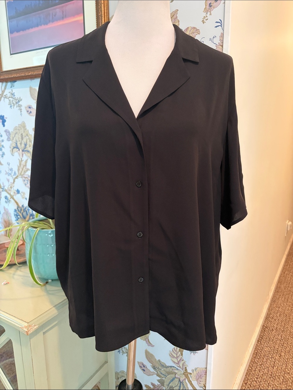 Eileen Fisher 100% Silk Black Women's Short-Sleeve Button Front Top